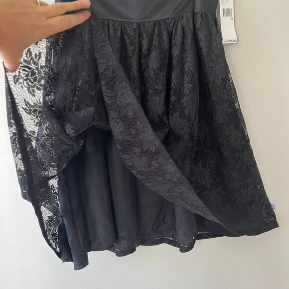 DKNY Sz 10 Black Silk Lace Lined Short Skirt Back Zip Flare Style Classic - Picture 5 of 9